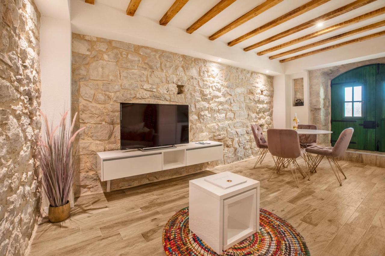Old Stone House Gp Villa Podstrana Bagian luar foto